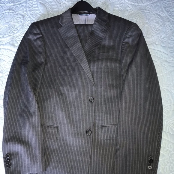 Used charcoal grey pinstriped Tommy Hilfiger suit. - Picture 2 of 3
